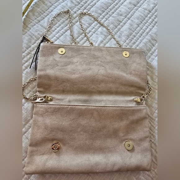 Urban Expressions Elegant Tan Clutch with Gold Chain - Picture 2 of 9